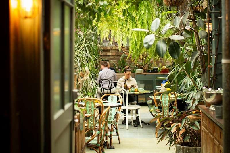 Restaurants & cafes